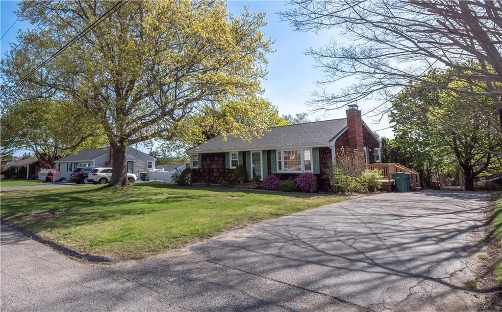 93 Viking Drive Portsmouth RI 02871