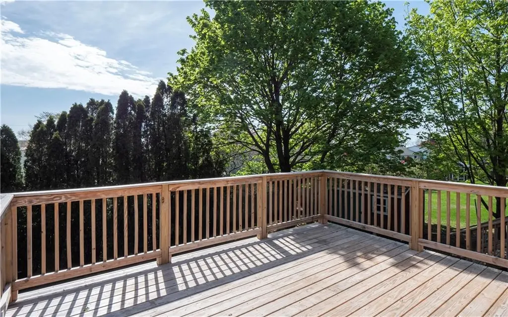 93 Viking Drive Portsmouth RI 02871