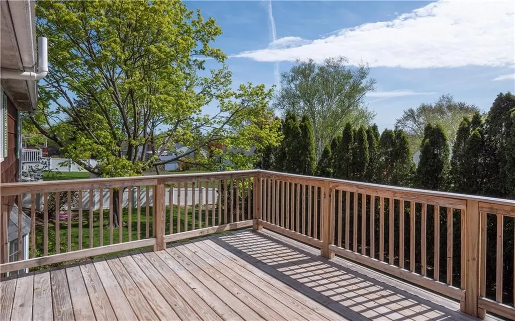 93 Viking Drive Portsmouth RI 02871