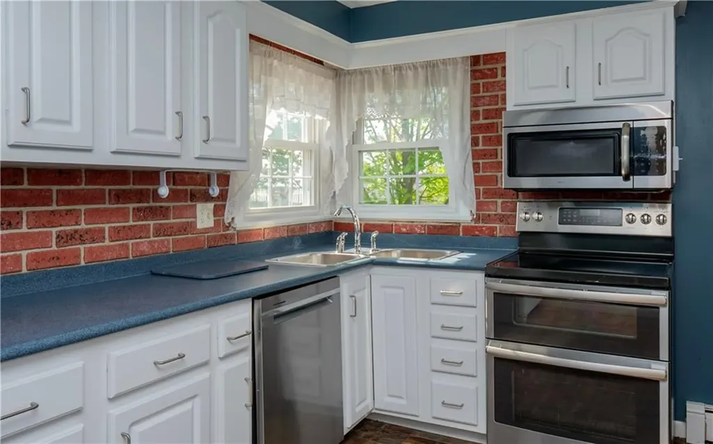 93 Viking Drive Portsmouth RI 02871