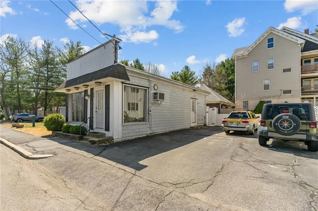 446 Coe Street Woonsocket RI 02895