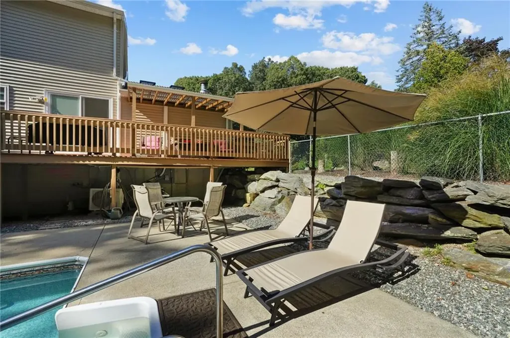 66 Ridgewood Road Cranston RI 02921