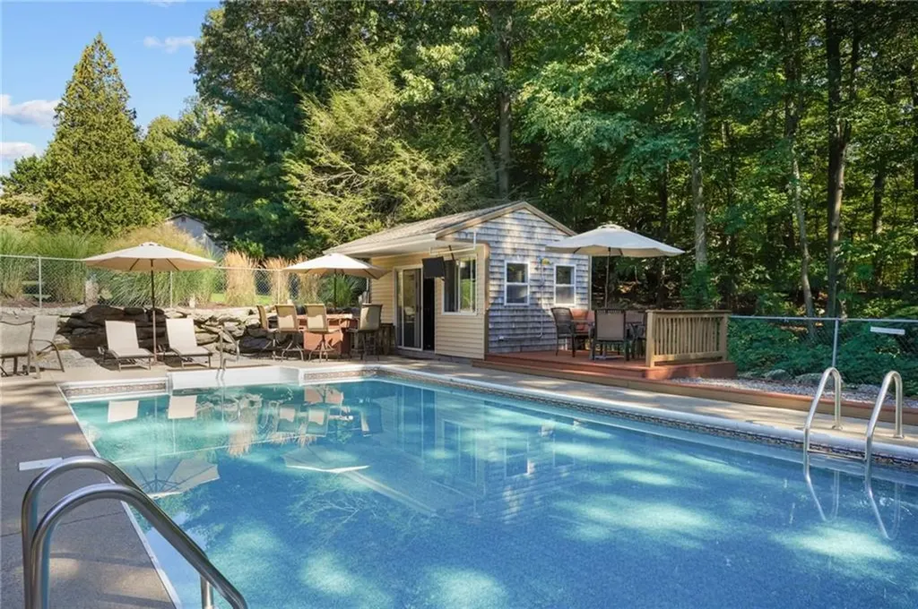 66 Ridgewood Road Cranston RI 02921