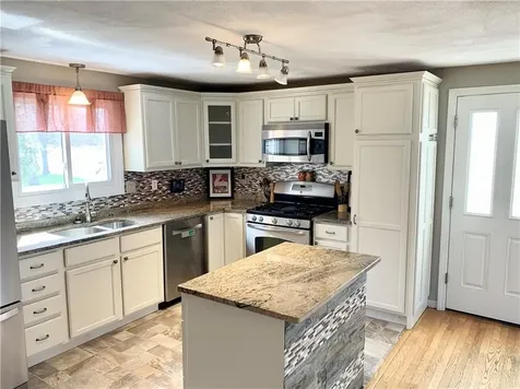 36 Brooks Farm Drive Bristol RI 02809