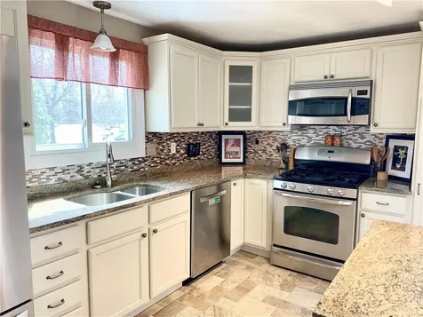 36 Brooks Farm Drive Bristol RI 02809