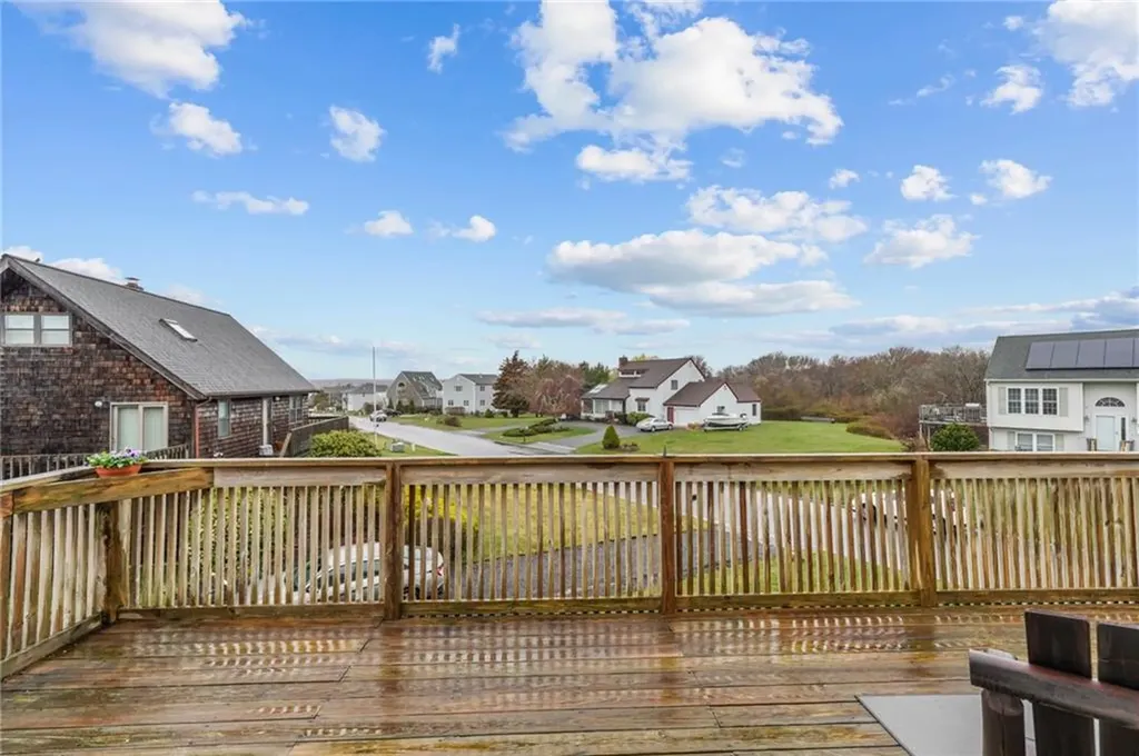 48 Carver Lane Narragansett RI 02882