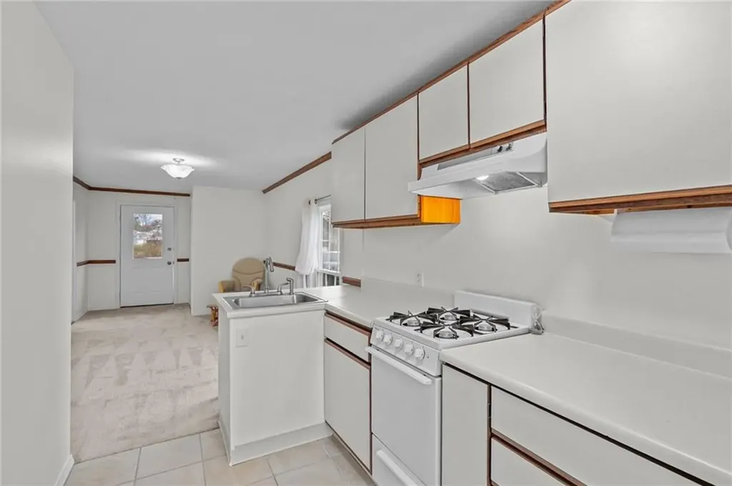 48 Carver Lane Narragansett RI 02882