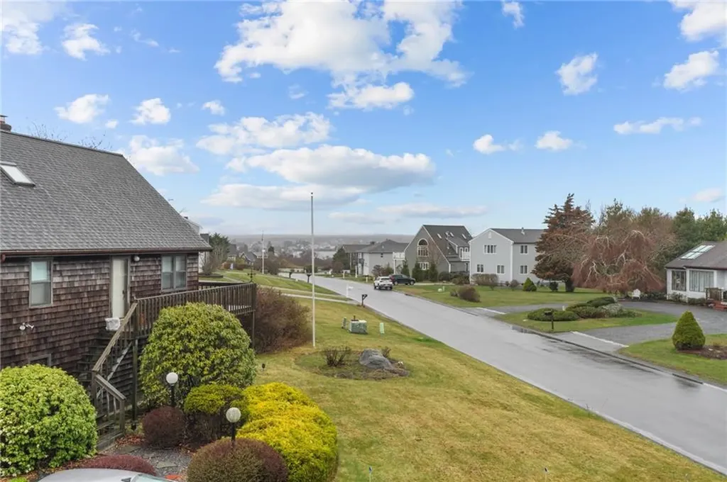 48 Carver Lane Narragansett RI 02882