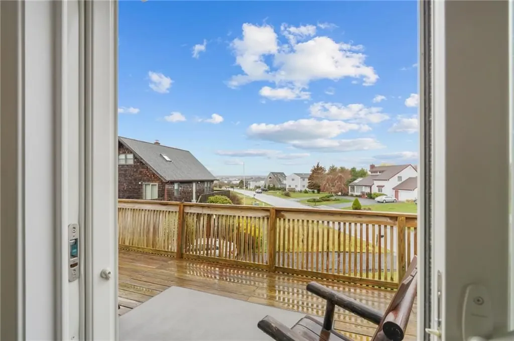 48 Carver Lane Narragansett RI 02882