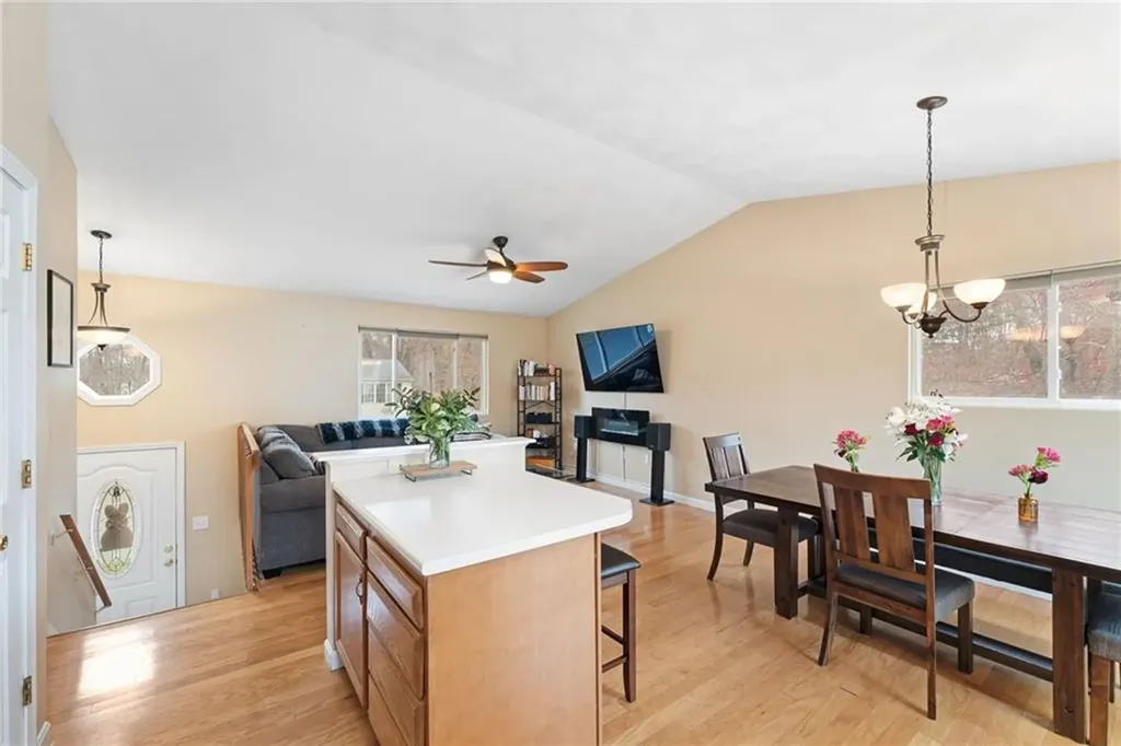 9 Iroquois Trail Cranston RI 02921