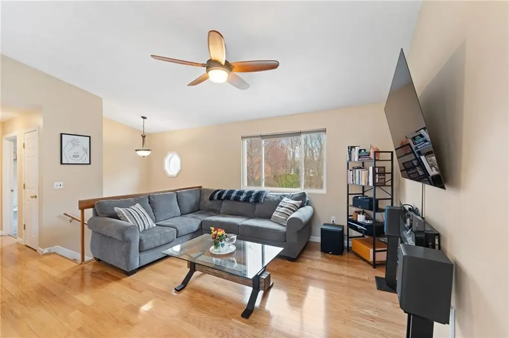 9 Iroquois Trail Cranston RI 02921