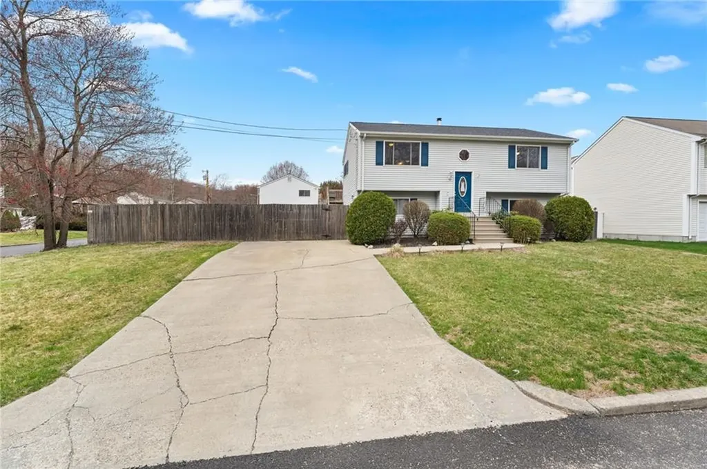 9 Iroquois Trail Cranston RI 02921