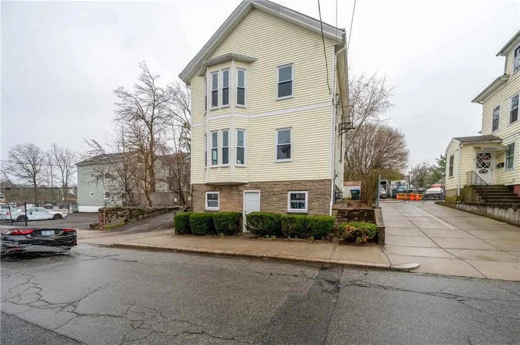 10 Oneil Street Providence RI 02904