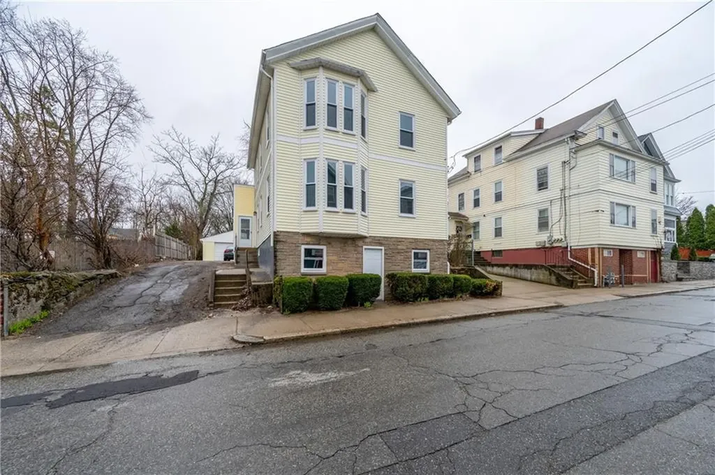 10 Oneil Street Providence RI 02904