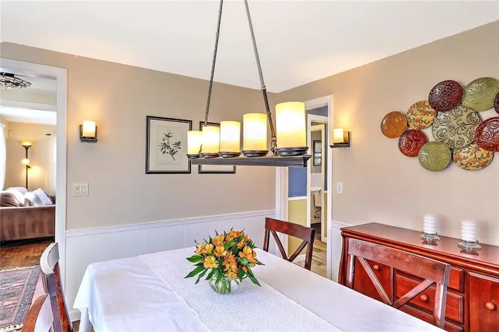 11 Pine Avenue Barrington RI 02806