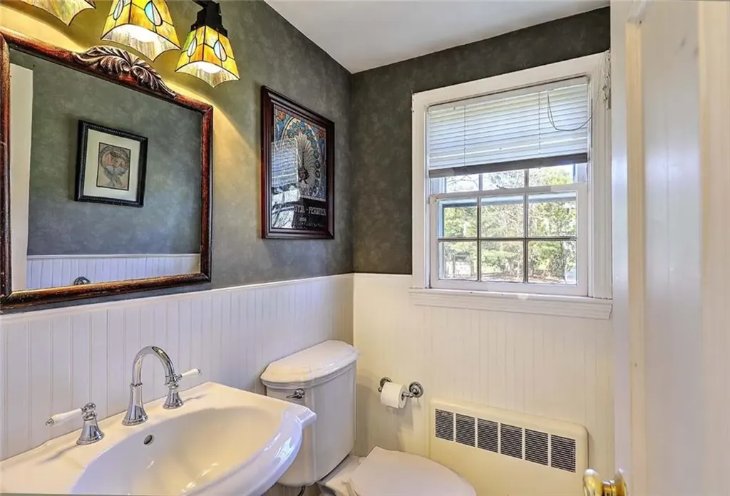 11 Pine Avenue Barrington RI 02806