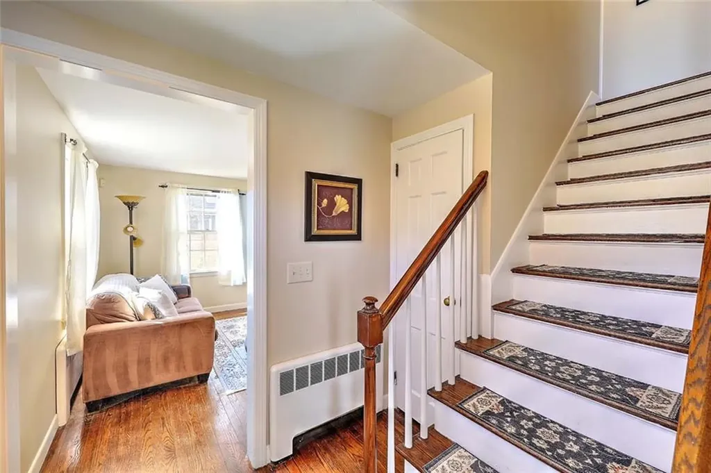 11 Pine Avenue Barrington RI 02806