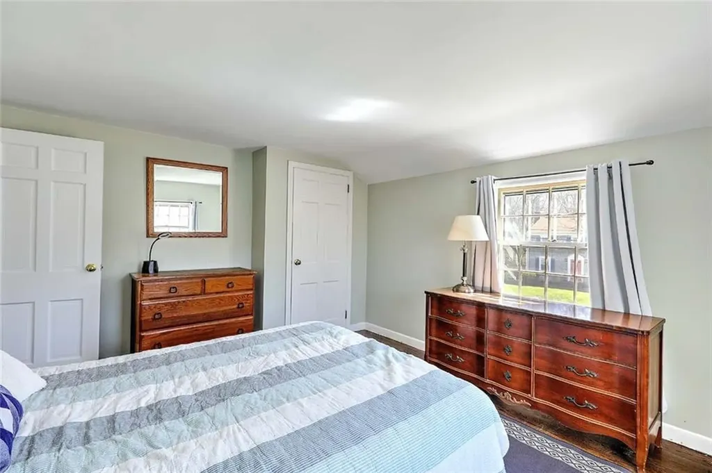 11 Pine Avenue Barrington RI 02806