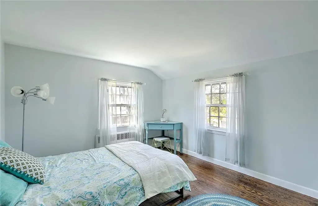11 Pine Avenue Barrington RI 02806