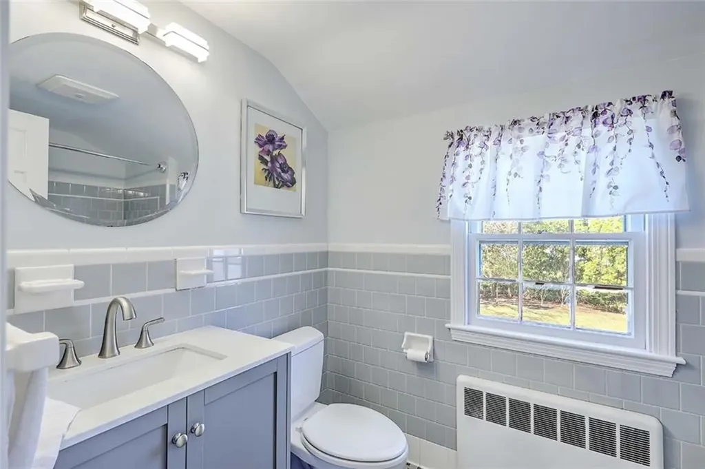 11 Pine Avenue Barrington RI 02806