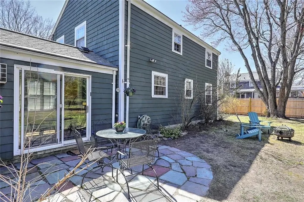 11 Pine Avenue Barrington RI 02806