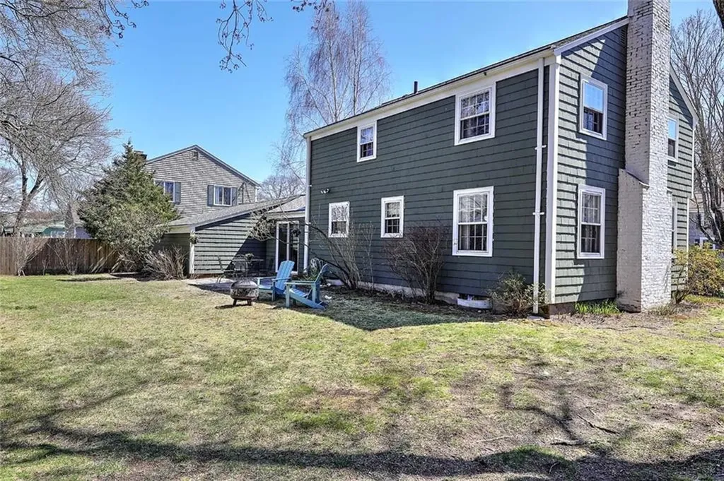 11 Pine Avenue Barrington RI 02806
