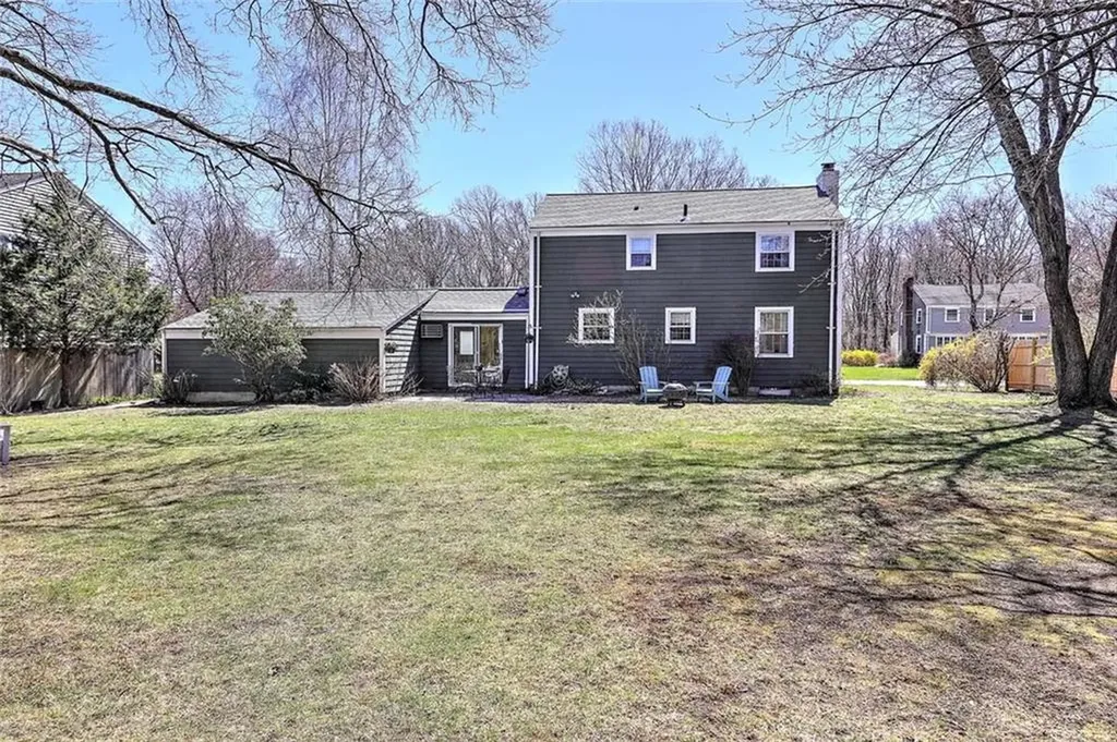 11 Pine Avenue Barrington RI 02806