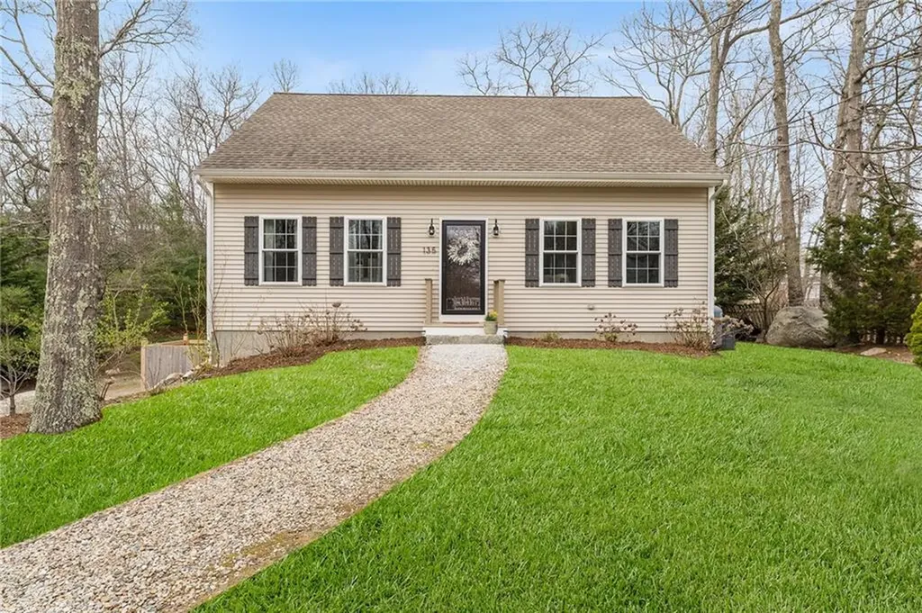 135 Crandall Road Tiverton RI 02878