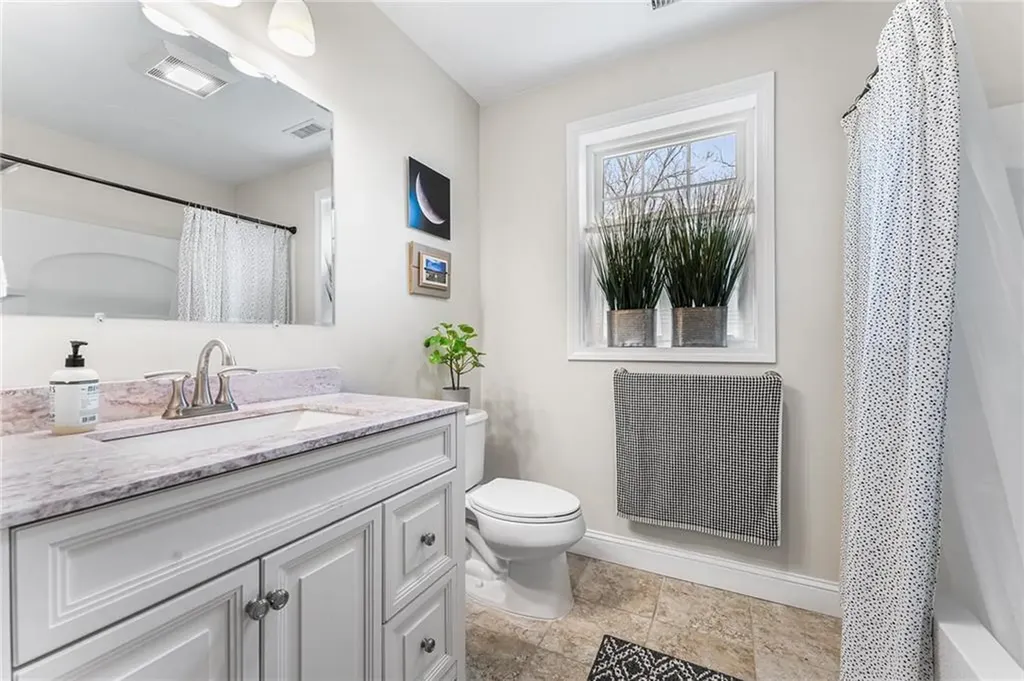 135 Crandall Road Tiverton RI 02878