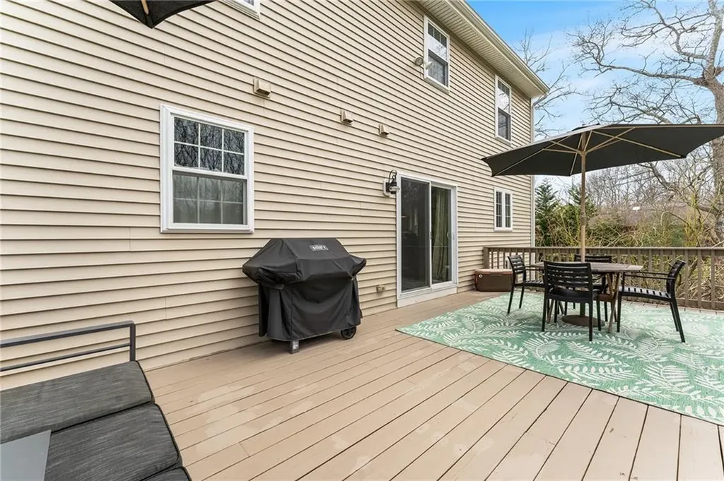 135 Crandall Road Tiverton RI 02878