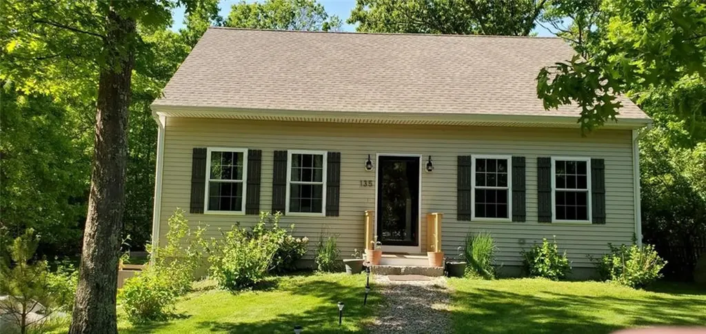 135 Crandall Road Tiverton RI 02878