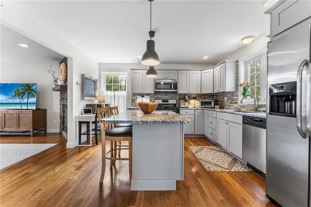 135 Crandall Road Tiverton RI 02878