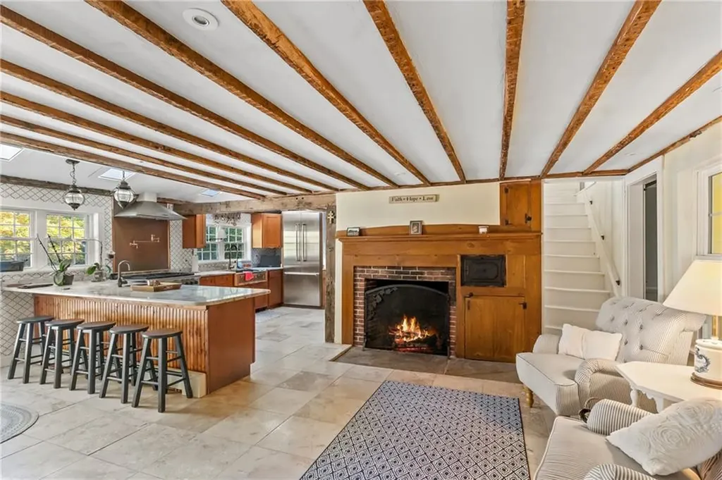 16 Foster Center Road Foster RI 02825