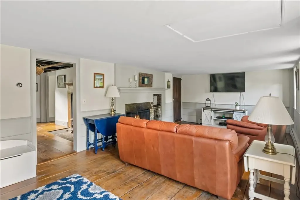 16 Foster Center Road Foster RI 02825