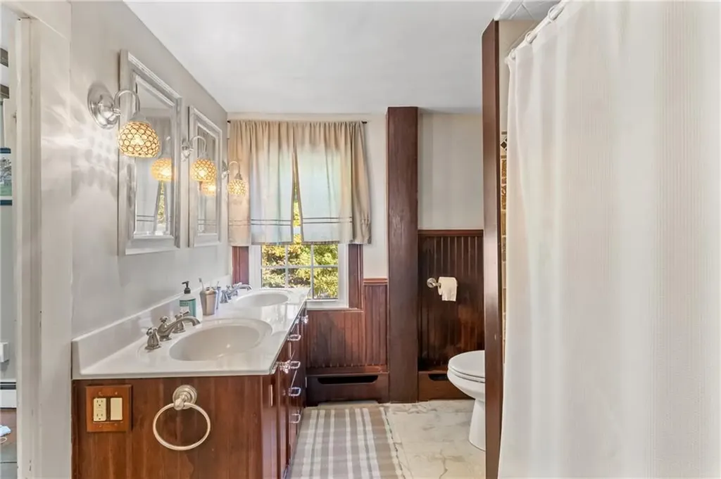 16 Foster Center Road Foster RI 02825