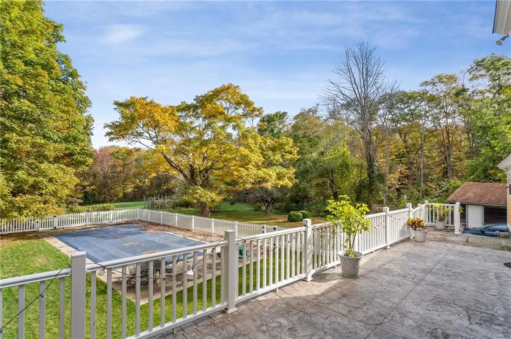 16 Foster Center Road Foster RI 02825