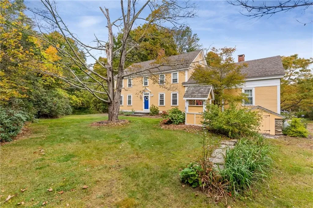 16 Foster Center Road Foster RI 02825