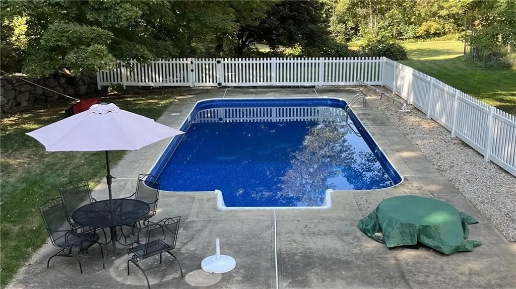 16 Foster Center Road Foster RI 02825