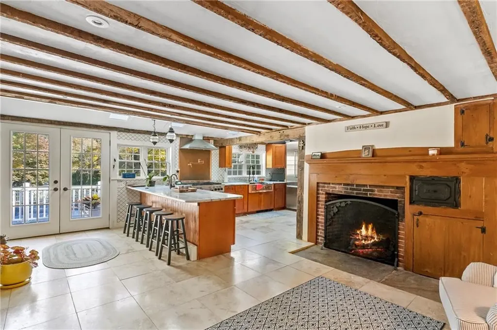 16 Foster Center Road Foster RI 02825