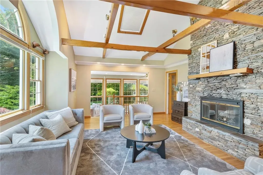 297 Black Point Lane Portsmouth RI 02871
