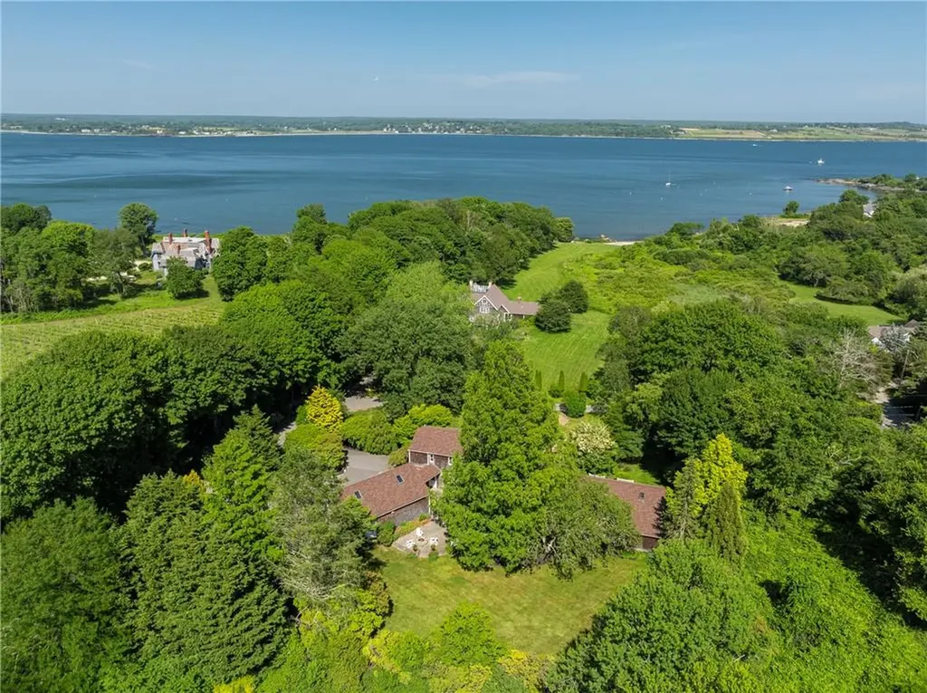 297 Black Point Lane Portsmouth RI 02871