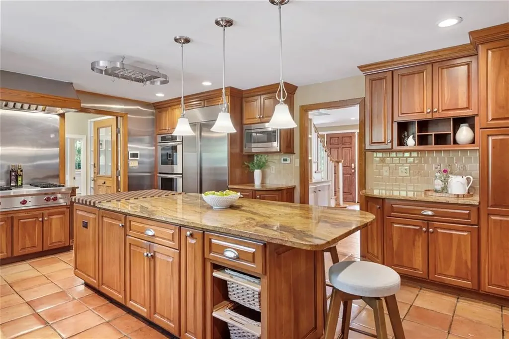 297 Black Point Lane Portsmouth RI 02871