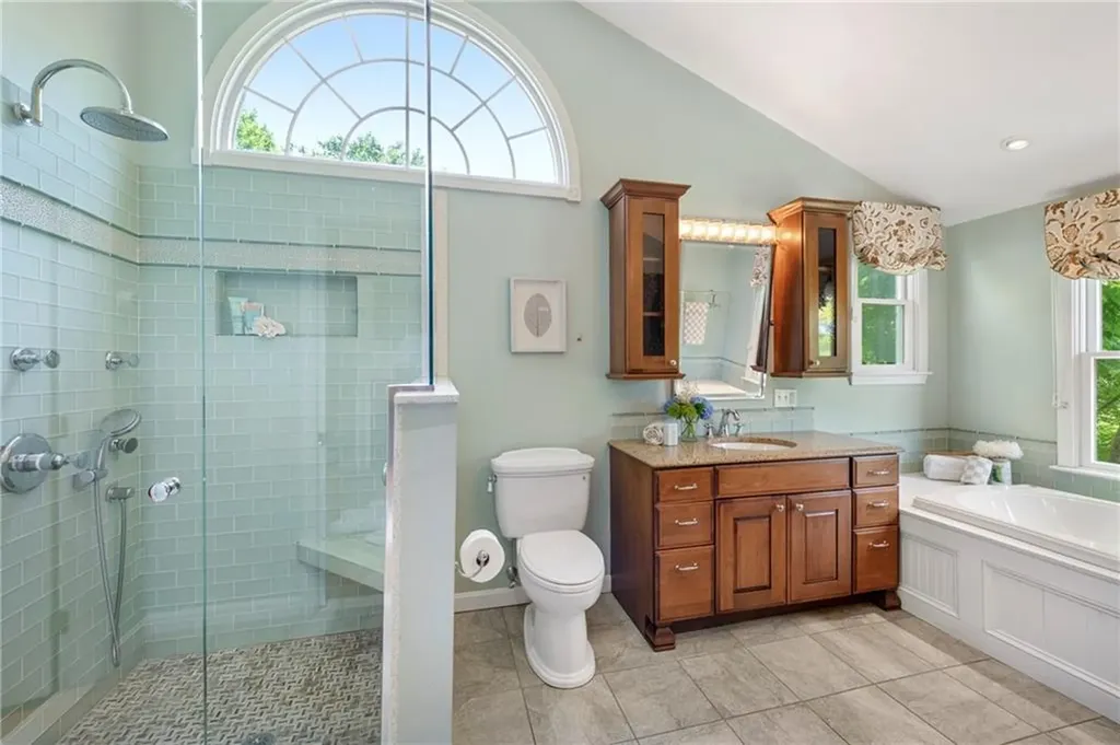 297 Black Point Lane Portsmouth RI 02871