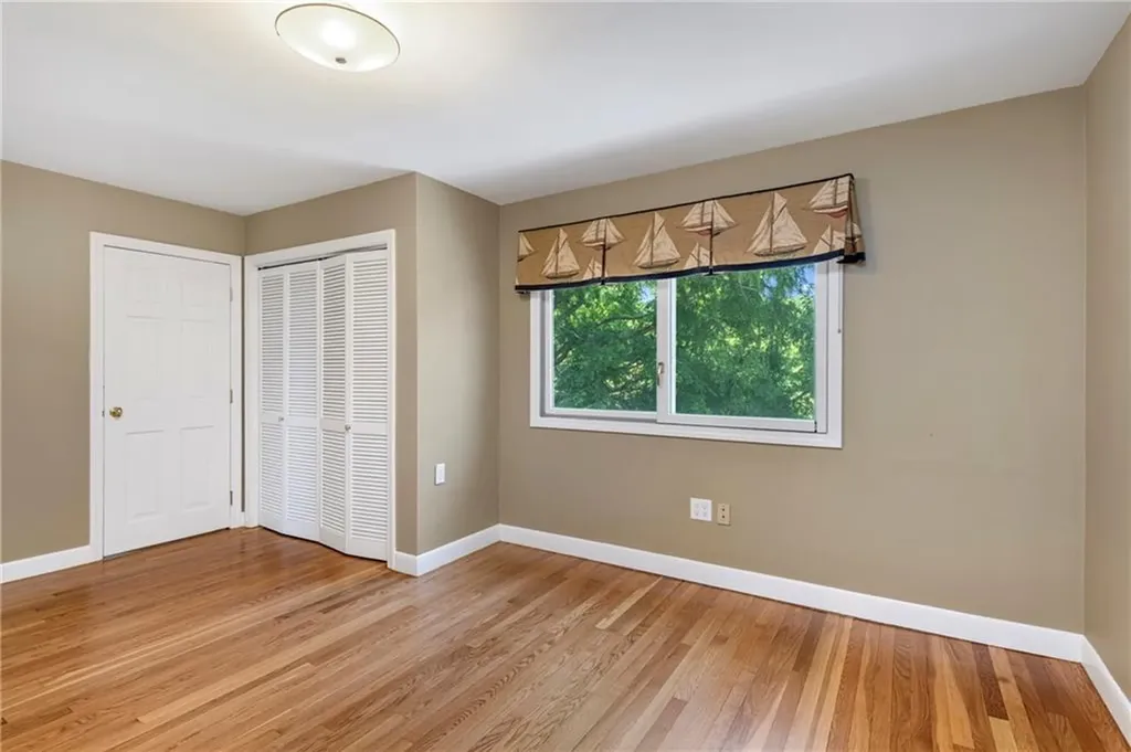 297 Black Point Lane Portsmouth RI 02871