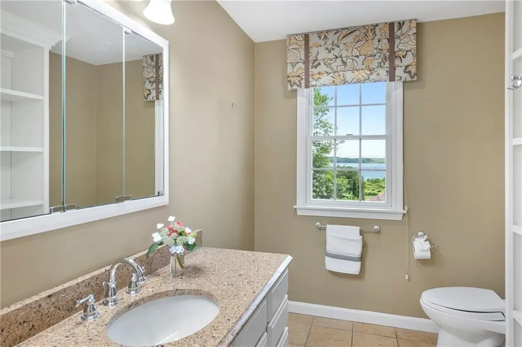 297 Black Point Lane Portsmouth RI 02871