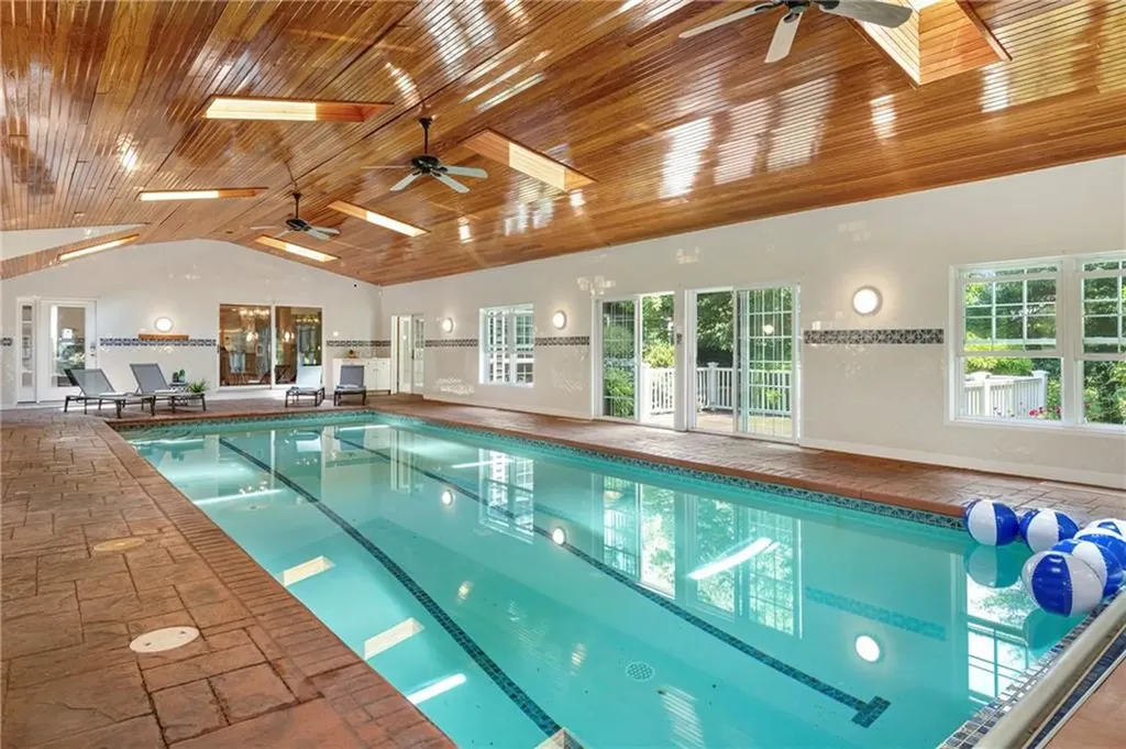 297 Black Point Lane Portsmouth RI 02871