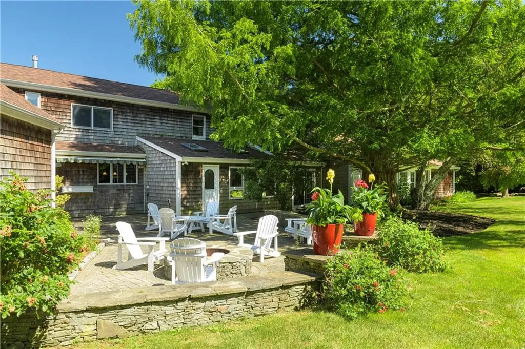 297 Black Point Lane Portsmouth RI 02871
