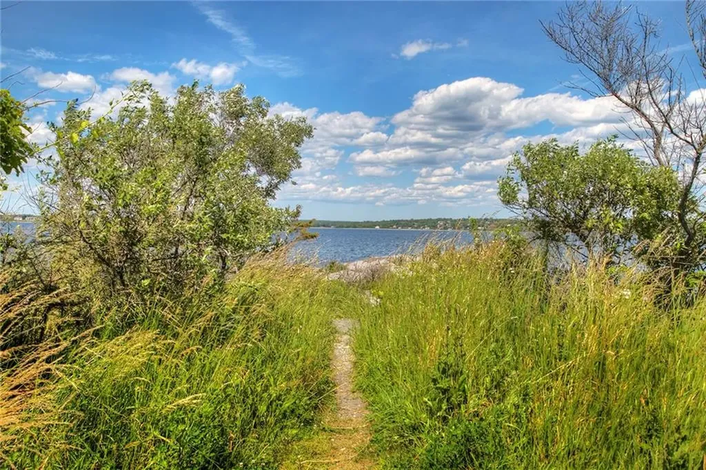 297 Black Point Lane Portsmouth RI 02871