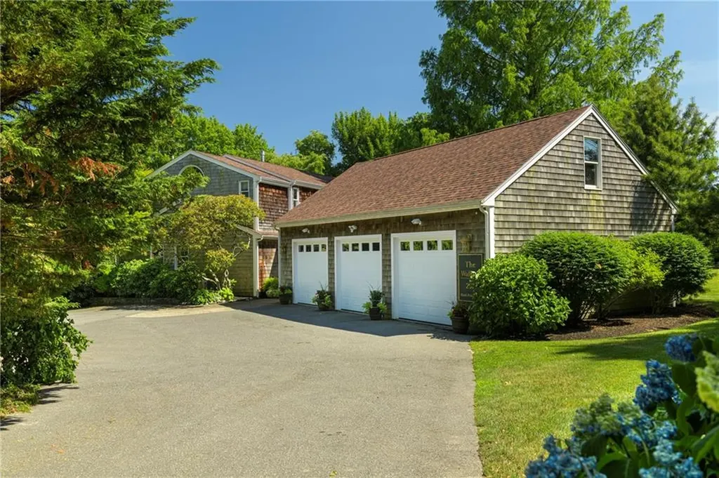 297 Black Point Lane Portsmouth RI 02871