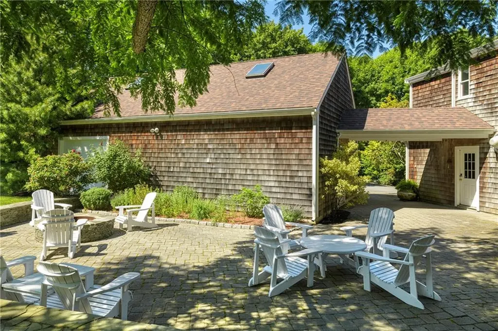 297 Black Point Lane Portsmouth RI 02871